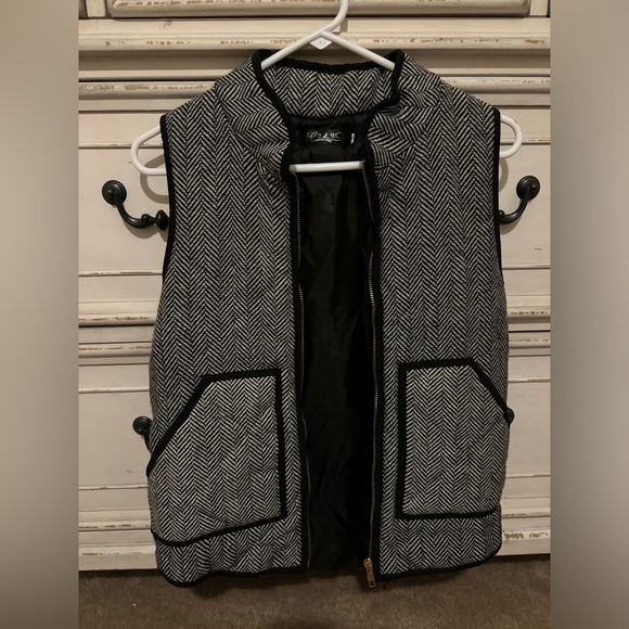 Jackets & Blazers - Grayish/black winter vest